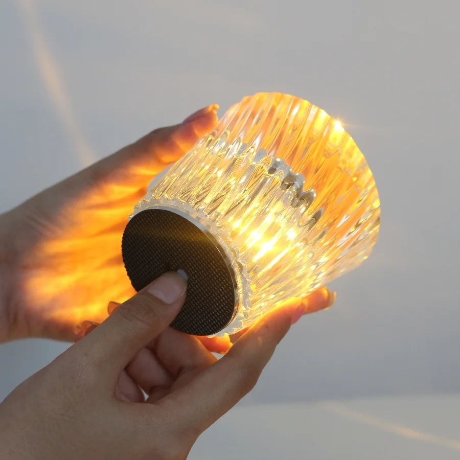 Đèn Bàn Trang Trí Quán Bar, Nhà Hàng HUTA Light For Life Mã PLCOC