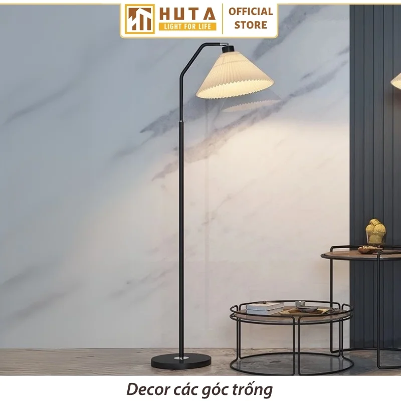 Đèn cây đứng HUTA Light For Life thân kim loại dáng cong mã KT6